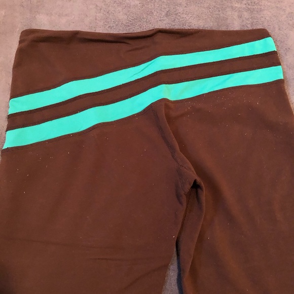 Lululemon vintage reversible capris - Picture 4 of 4
